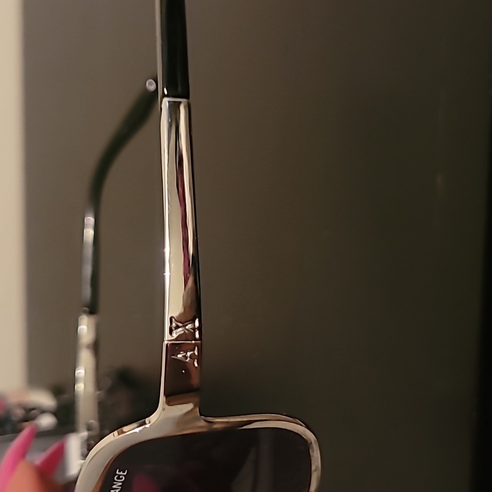 Sun glasses - Picture 3 of 4
